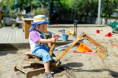 Oaktree - Sandpit digger